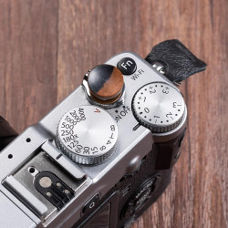 Sandalwood Wood Shutter Release Button – Handcrafted for Vintage Cameras (Brone Brass Base, Tapered Thread)