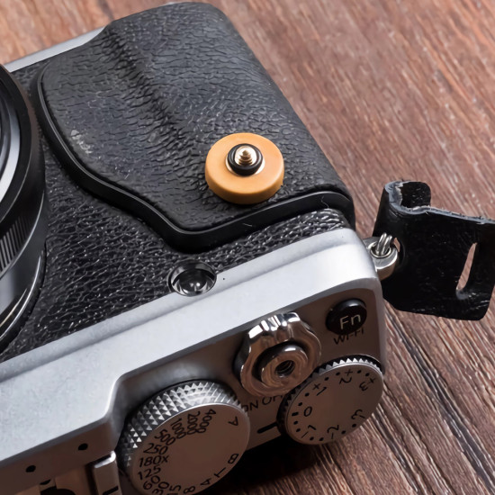 Sandalwood Wood Shutter Release Button – Handcrafted for Vintage Cameras (Brone Brass Base, Tapered Thread) Sandalwood Wood Shutter Release Button – Handcrafted for Vintage Cameras (Brone Brass Base, Tapered Thread)