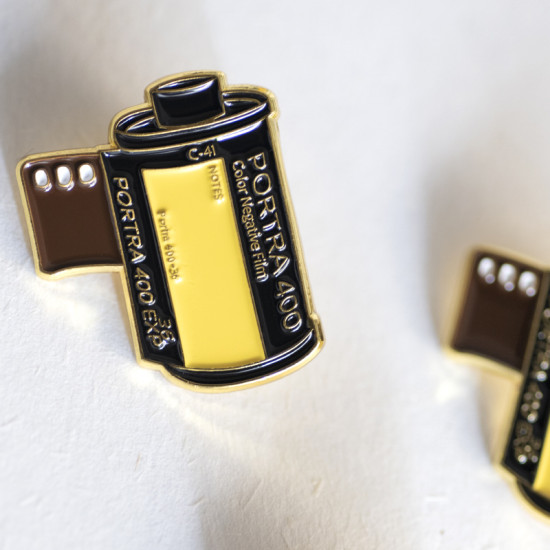 Portra 400 film pin vintage camera metal badge Portra 400 film pin vintage camera metal badge
